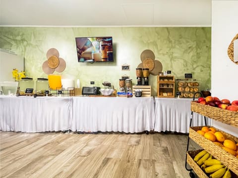 Food and drinks, Breakfast, Continental breakfast, Drinks