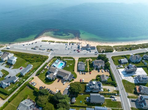 Property building, Day, Neighbourhood, Natural landscape, Bird's eye view, Beach, Sea view, Location