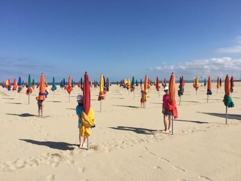 Maison contemporaine Centre DEAUVILLE - " 1 semaine MINIMUM" Villa in Deauville