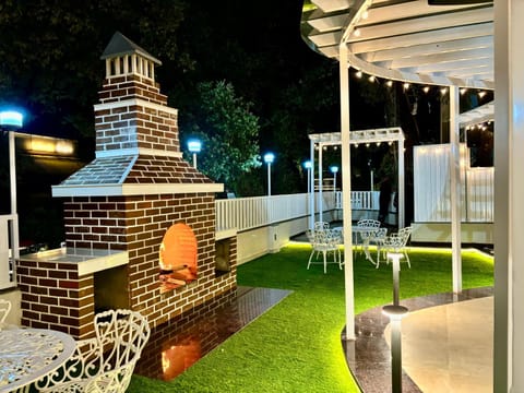 Night, Garden