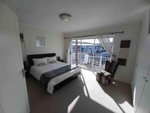 WATERFRONT - 1 South Quay lovely two bed on water Apartment in Knysna