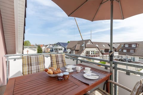 Balcony/Terrace, Food and drinks