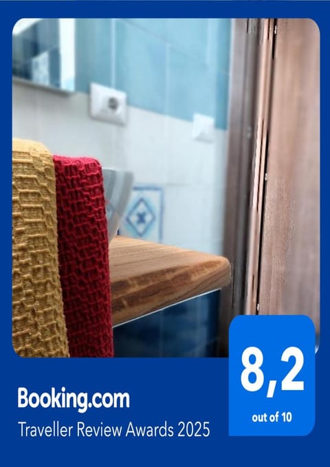 Toilet, Bed, Photo of the whole room, Bedroom, Breakfast, hair dryier, locker, locker, towels, towels