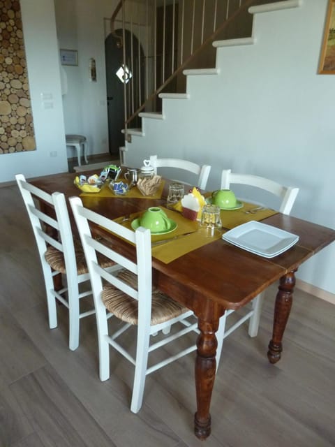 Dining area, Breakfast