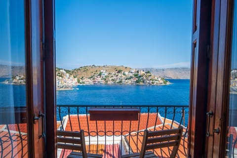 Patio, Nearby landmark, Day, Natural landscape, View (from property/room), Balcony/Terrace, Living room, Seating area, Dining area, Lake view, Mountain view, River view, Sea view