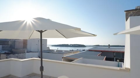 Nearby landmark, Natural landscape, Balcony/Terrace, Landmark view, Sea view, Time of day