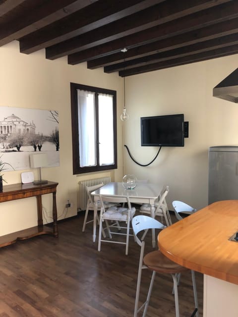 TV and multimedia, Dining area