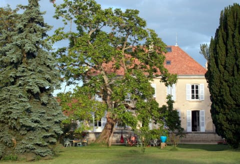 Property building, Patio, Garden