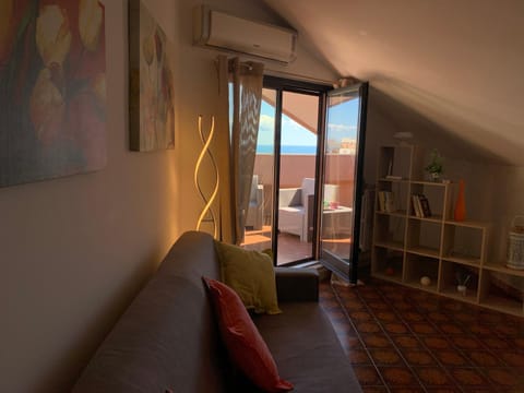 Living room, Sea view