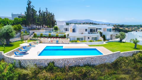 Spring, Winter, Summer, Autumn, On site, Swimming pool