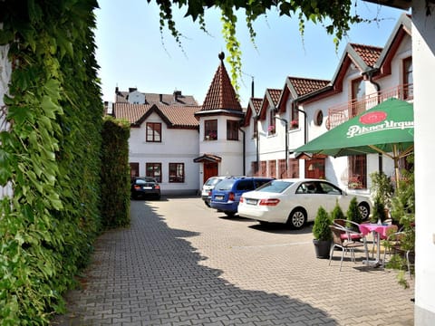 Property building, Patio, Parking