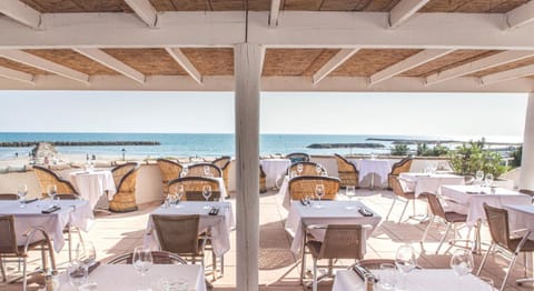 Patio, Restaurant/places to eat, View (from property/room), Sea view