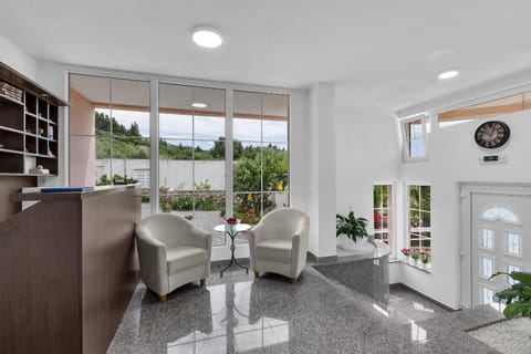 Lobby or reception, Internal: Not applicable to any particular room