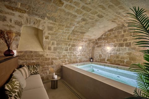 Spa and wellness centre/facilities, Swimming pool