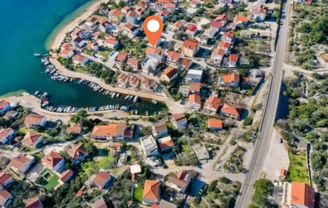Property building, Neighbourhood, Bird's eye view, Beach, City view, Street view, Location
