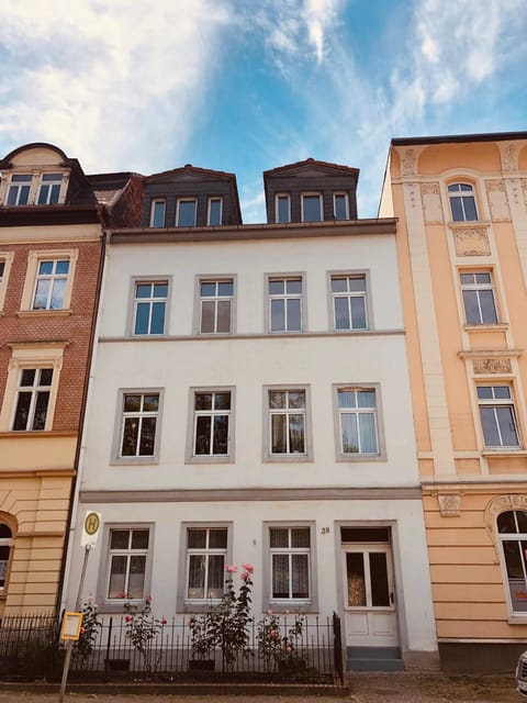 Property building, Facade/entrance