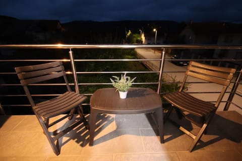 Apartman F&F Apartment in Lika-Senj County