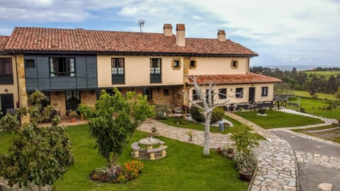 Property building, Spring, Day, Natural landscape, Garden, Garden view