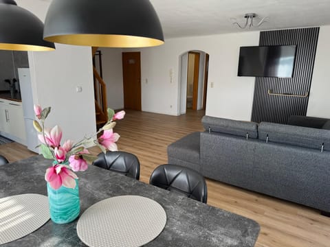 TV and multimedia, Living room, Dining area