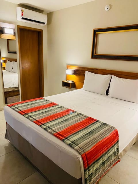 Bed, Photo of the whole room, Bedroom, air conditioner