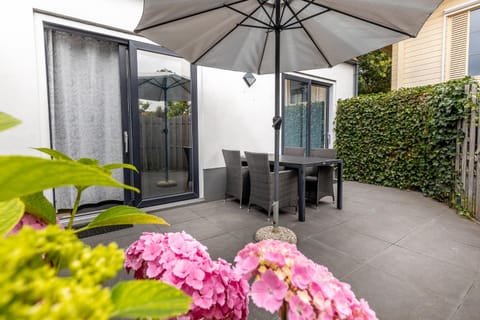 Facade/entrance, Balcony/Terrace