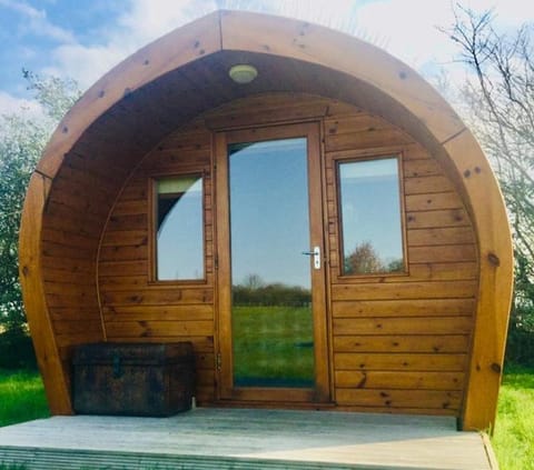 The Oaks Glamping - Pips Cabin Cabin in Breckland District