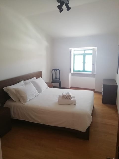 Bedroom, cot