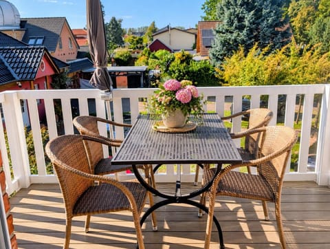 Patio, Spring, Day, Garden, Balcony/Terrace