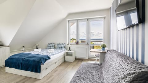 Bed, TV and multimedia, Photo of the whole room, Seating area