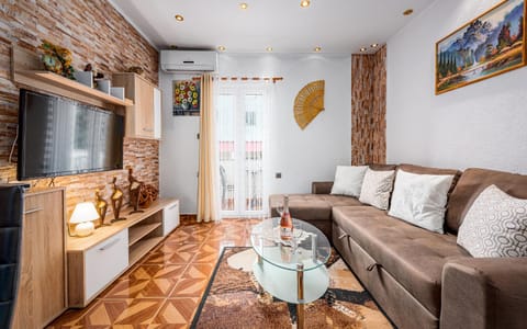 Communal lounge/ TV room, TV and multimedia