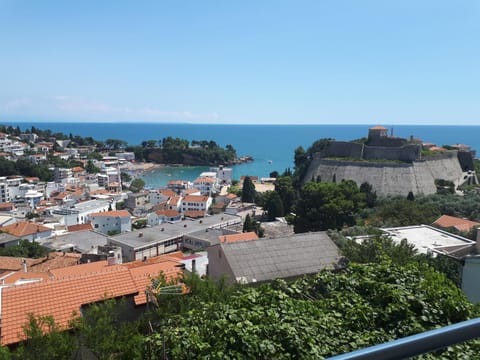 City view, Sea view