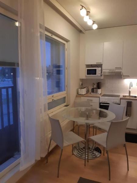 Pieni moderni saunallinen kaksio keskustan lähellä Apartment in Finland