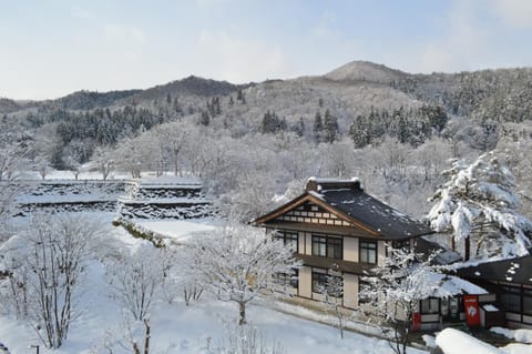 Property building, Facade/entrance, Winter, On site