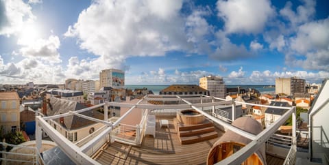 Hot Tub, Landmark view