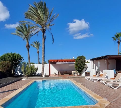 Pool view, Swimming pool, sunbed