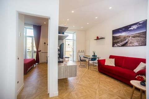 Living room, Photo of the whole room, Seating area, Dining area