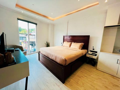 Bed, Kitchen or kitchenette, Photo of the whole room, Bedroom