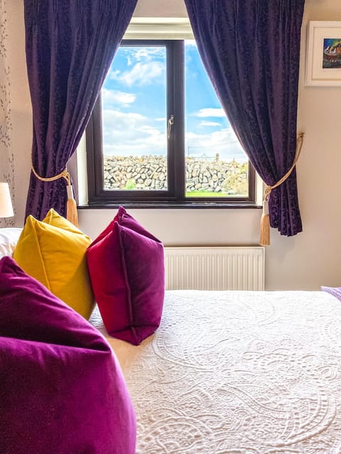 Bedroom, Garden view