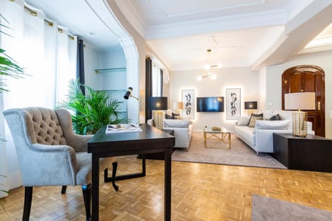 TV and multimedia, Living room, Seating area