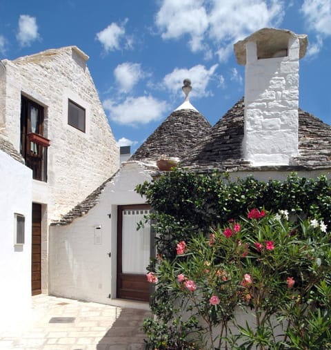 Facade/entrance, Day