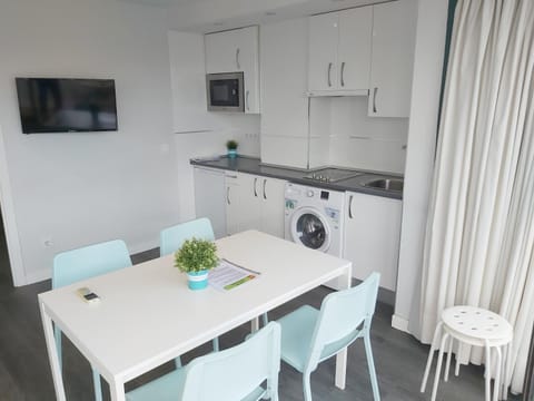 Kitchen or kitchenette, Living room