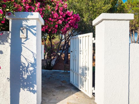 Property building, Facade/entrance, Off site