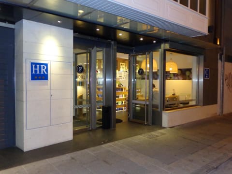 Facade/entrance