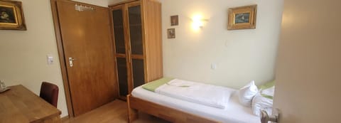 Bed, Photo of the whole room, wardrobe