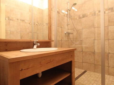 Spacieux appartement 5 pers, balcon, WiFi - Lanslebourg - FR-1-508-154 Apartment in Piedmont