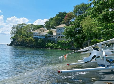 Aquaterrace Amed Bed and Breakfast in Abang