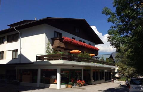 Property building, Spring