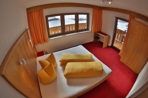 Bed, Photo of the whole room, Decorative detail, Bedroom