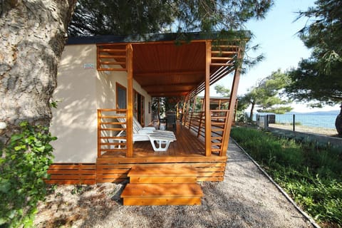 Property building, Facade/entrance, Balcony/Terrace, Sea view