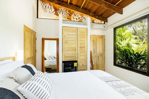 Bed, Photo of the whole room, Bedroom, Garden view, wardrobe
